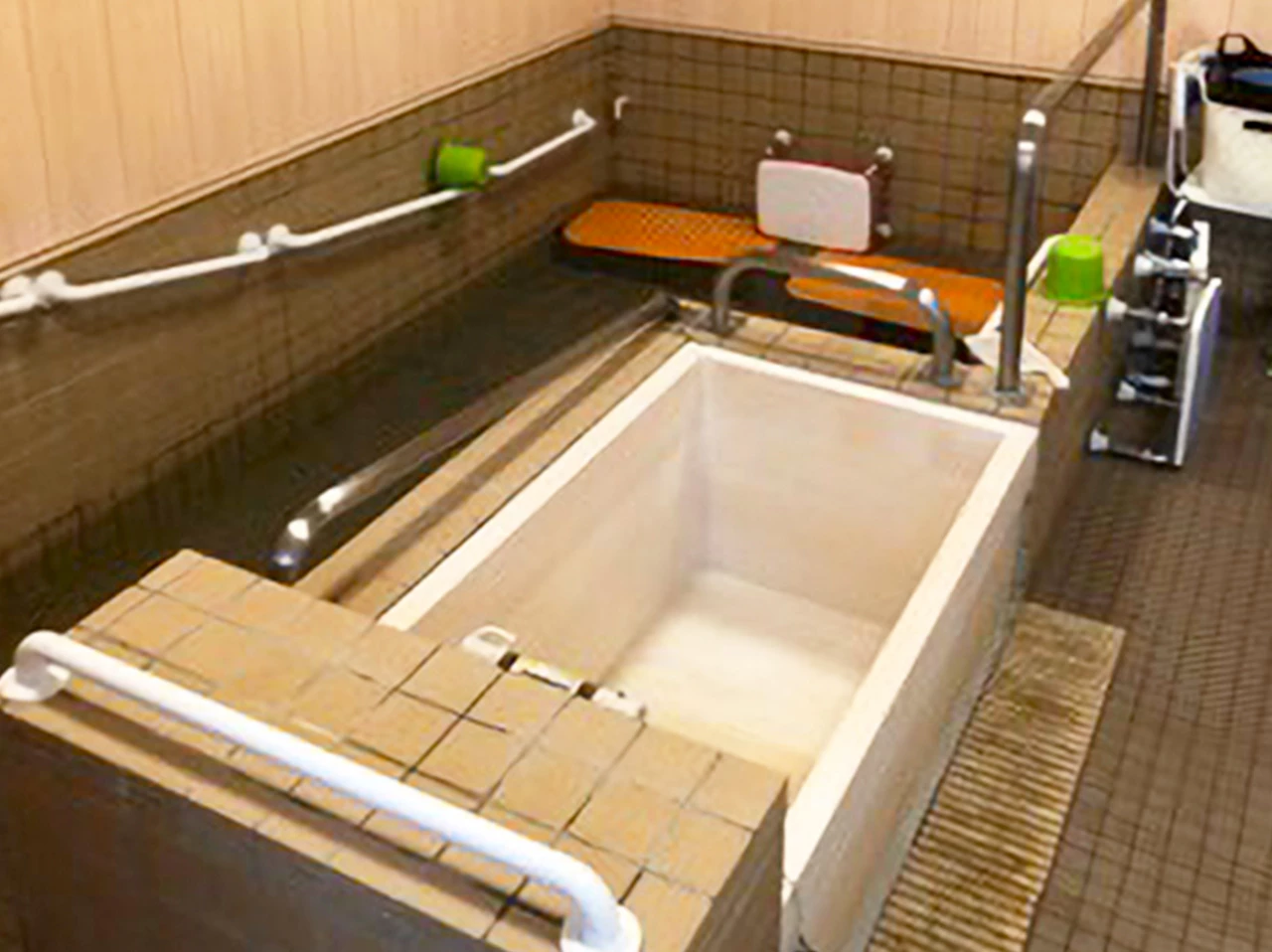 らいおんハートリハビリ温泉デイサービス舞岡の写真4